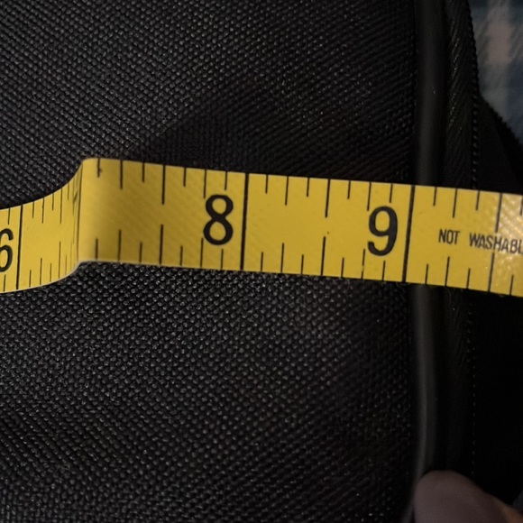 NWOT! Basics brand toiletry Bag with 6 manicure tools. - Picture 5 of 7